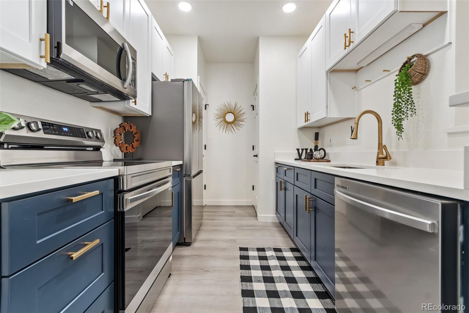 3016 W Prentice Avenue Unit: L