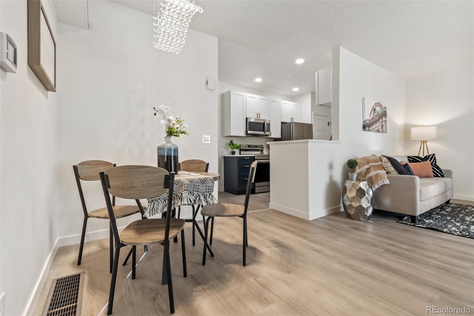 3016 W Prentice Avenue Unit: L