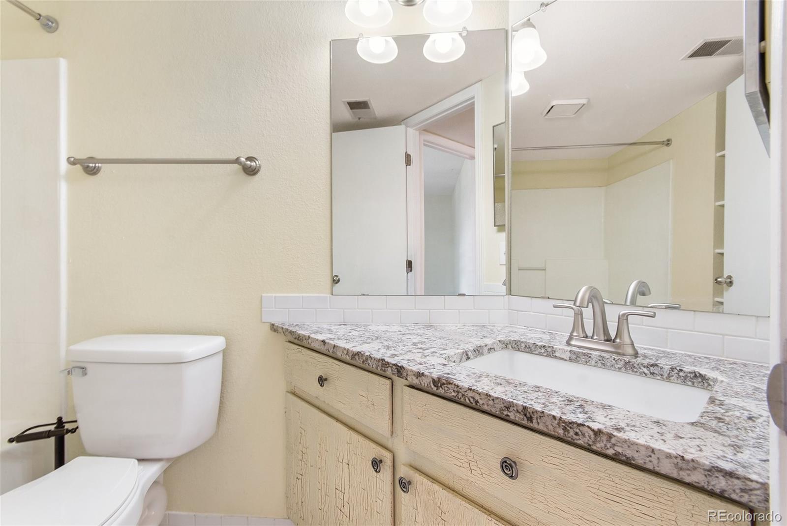 5250 S Huron Way Unit: 11-207