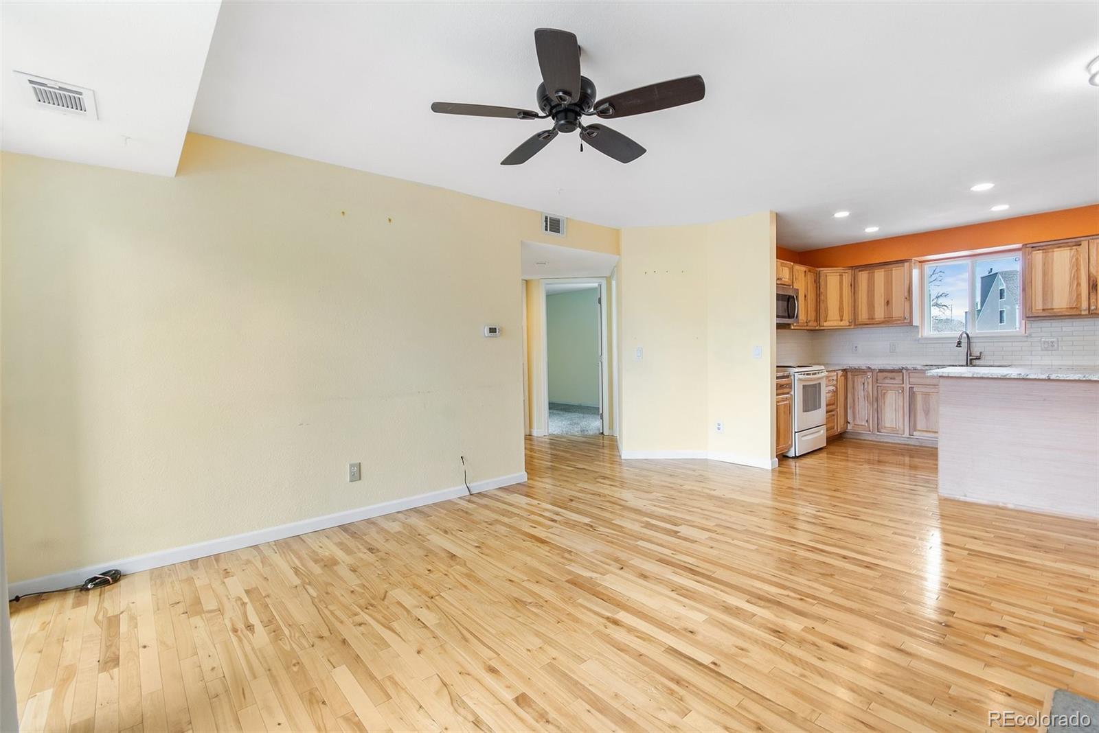 5250 S Huron Way Unit: 11-207