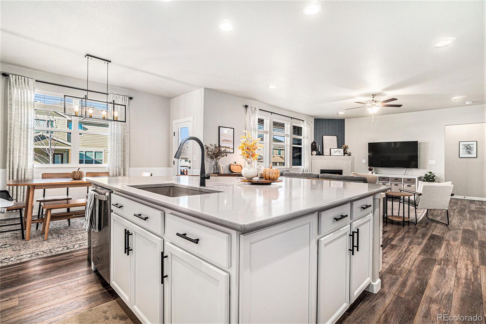 1904 Golden Horizon Drive