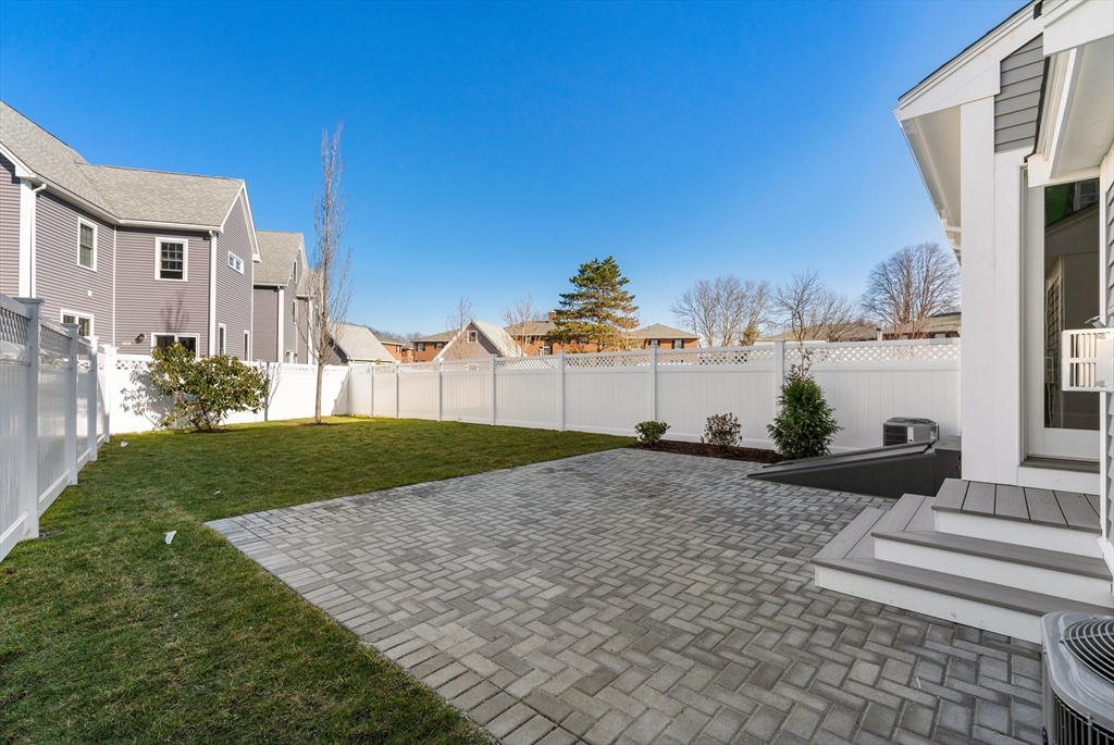 123 Farwell Street # 123