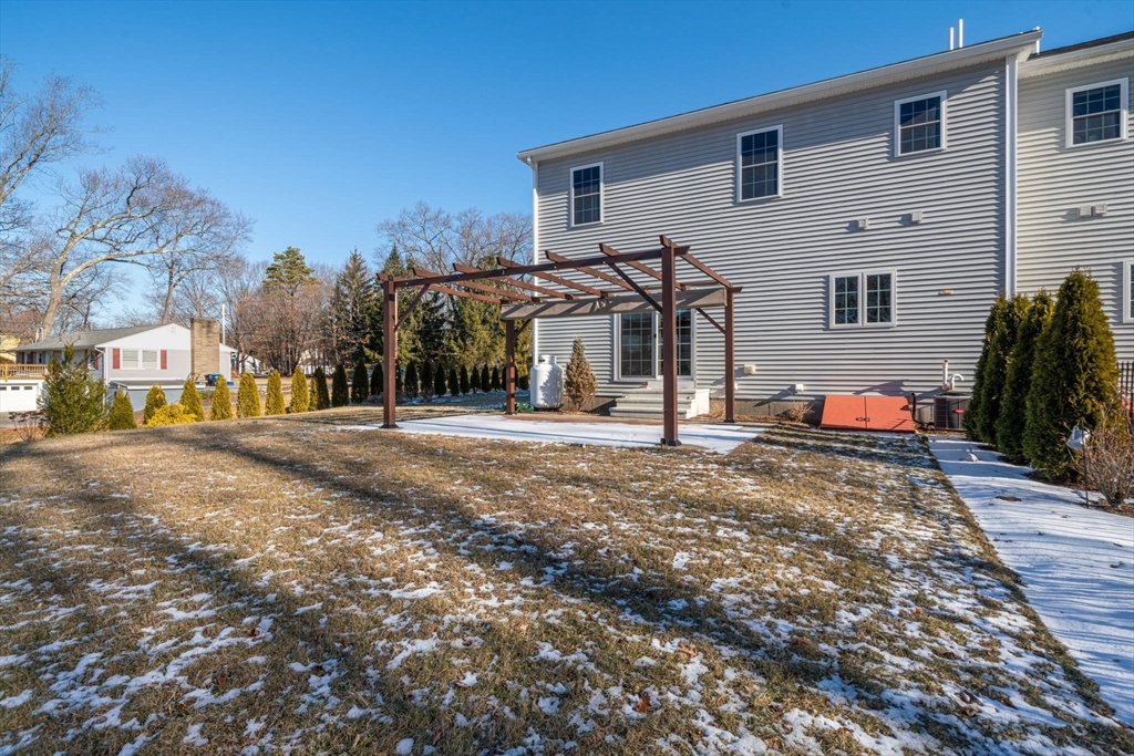 65 Edgemere Blvd # 65
