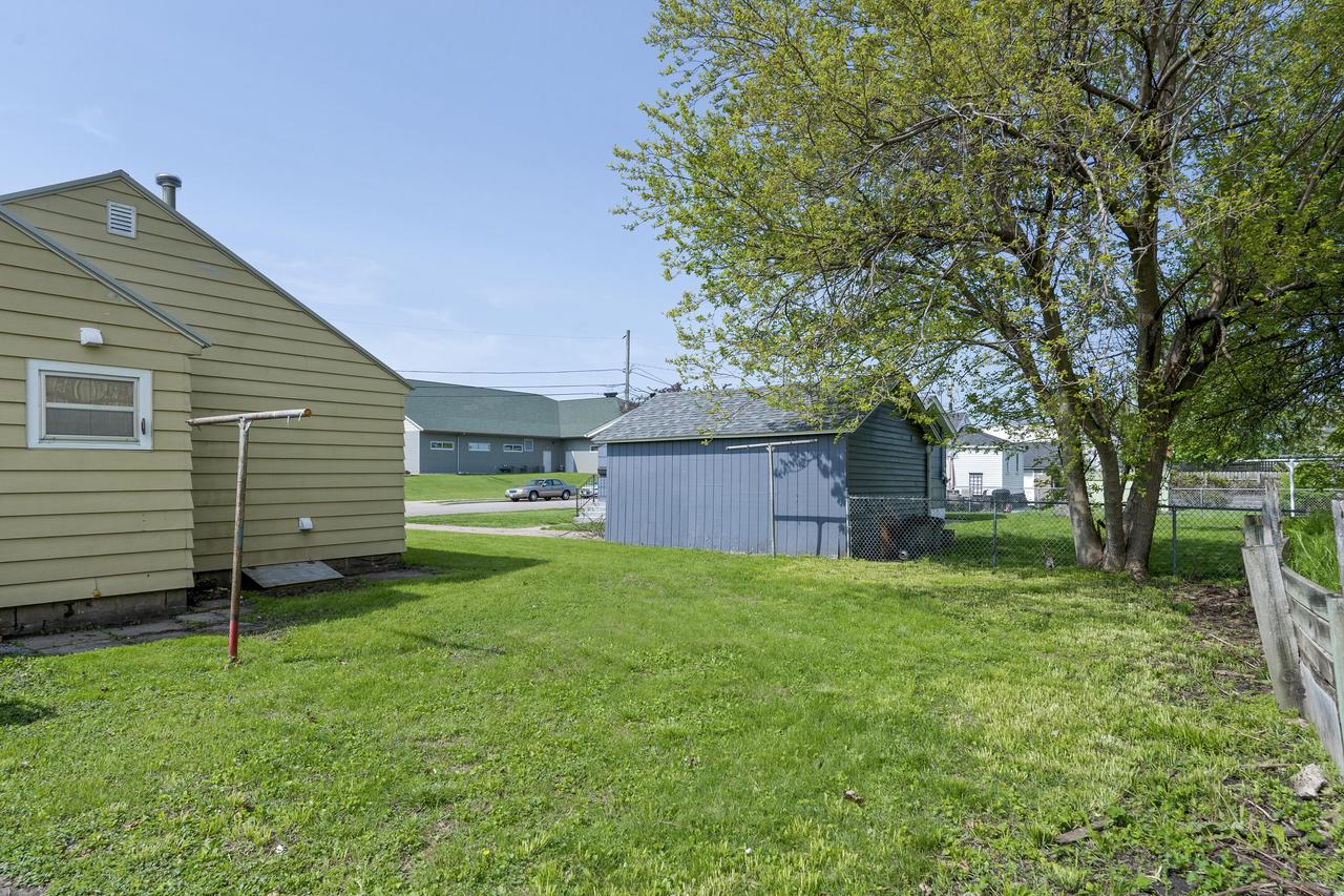 633 Livingston STREET