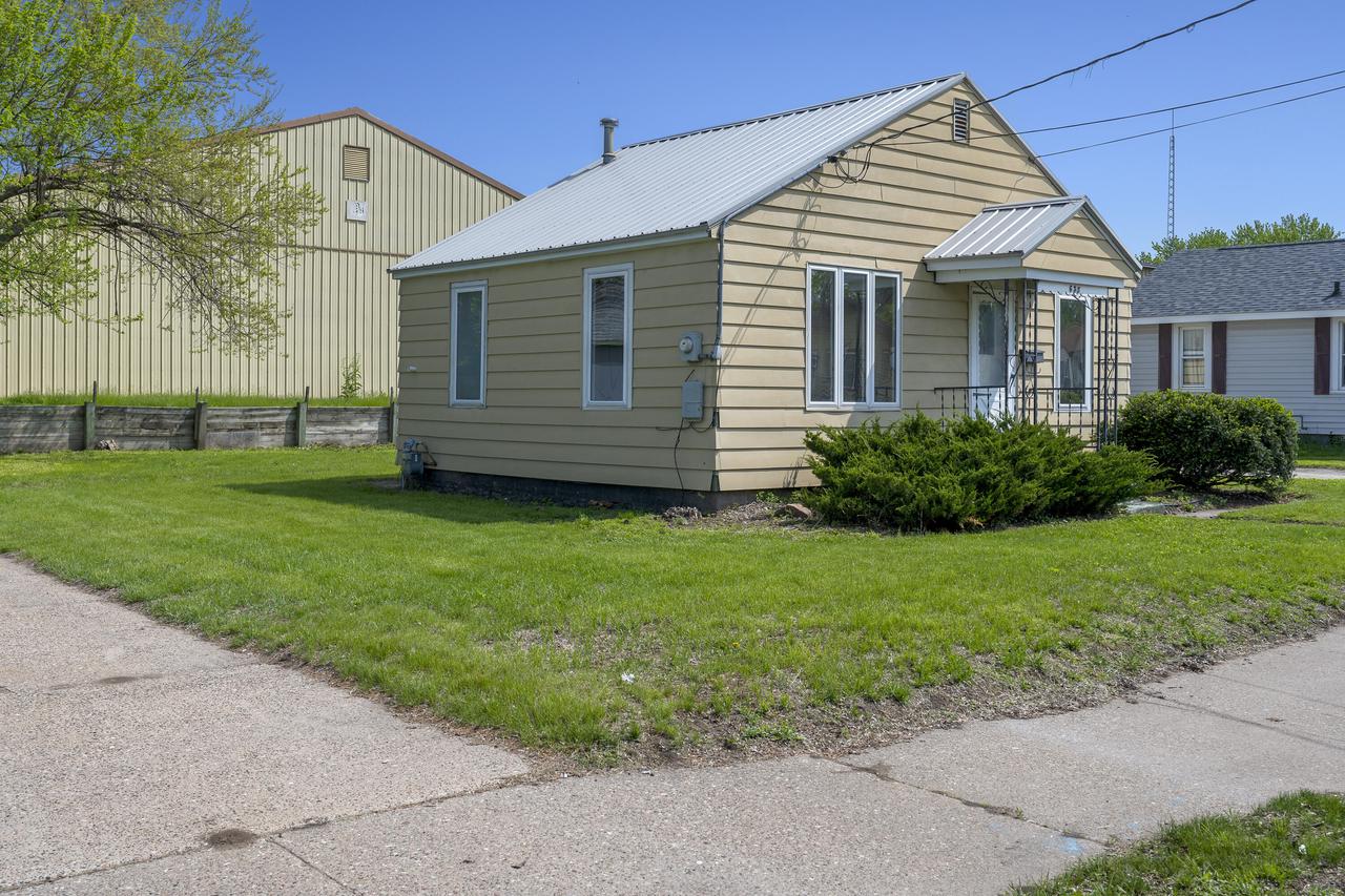 633 Livingston STREET