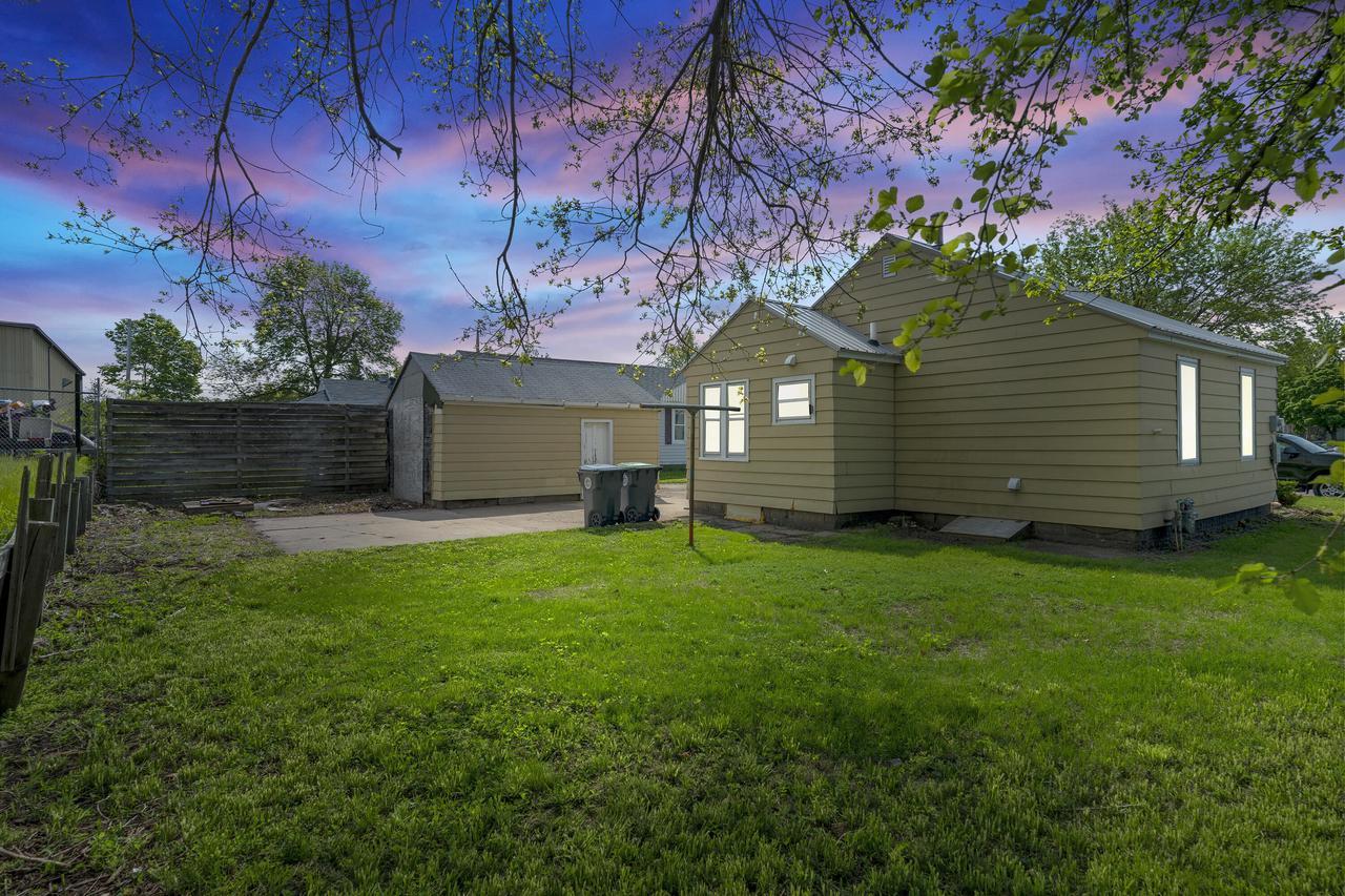 633 Livingston STREET