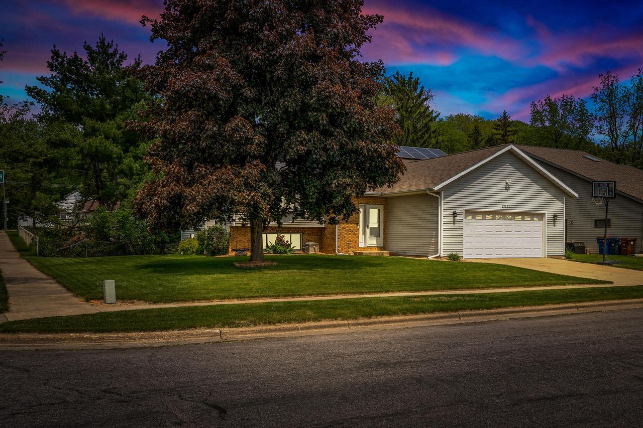 2011 Sandalwood DRIVE