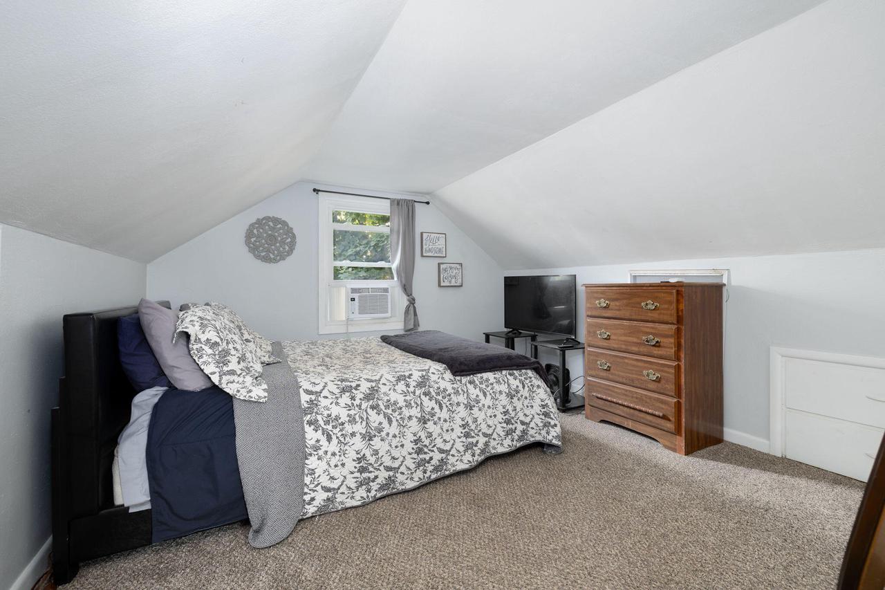 324 9th AVENUE SOUTH South