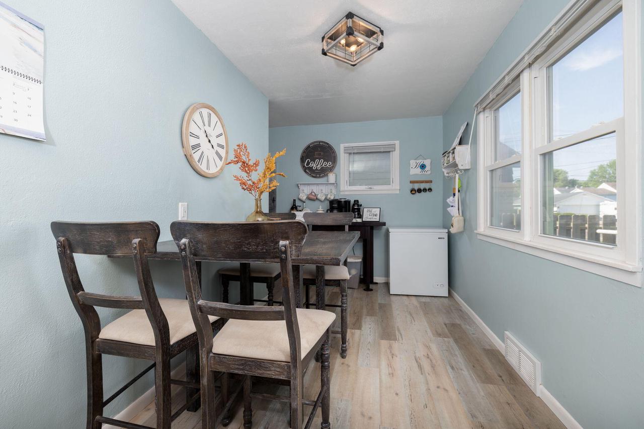 324 9th AVENUE SOUTH South