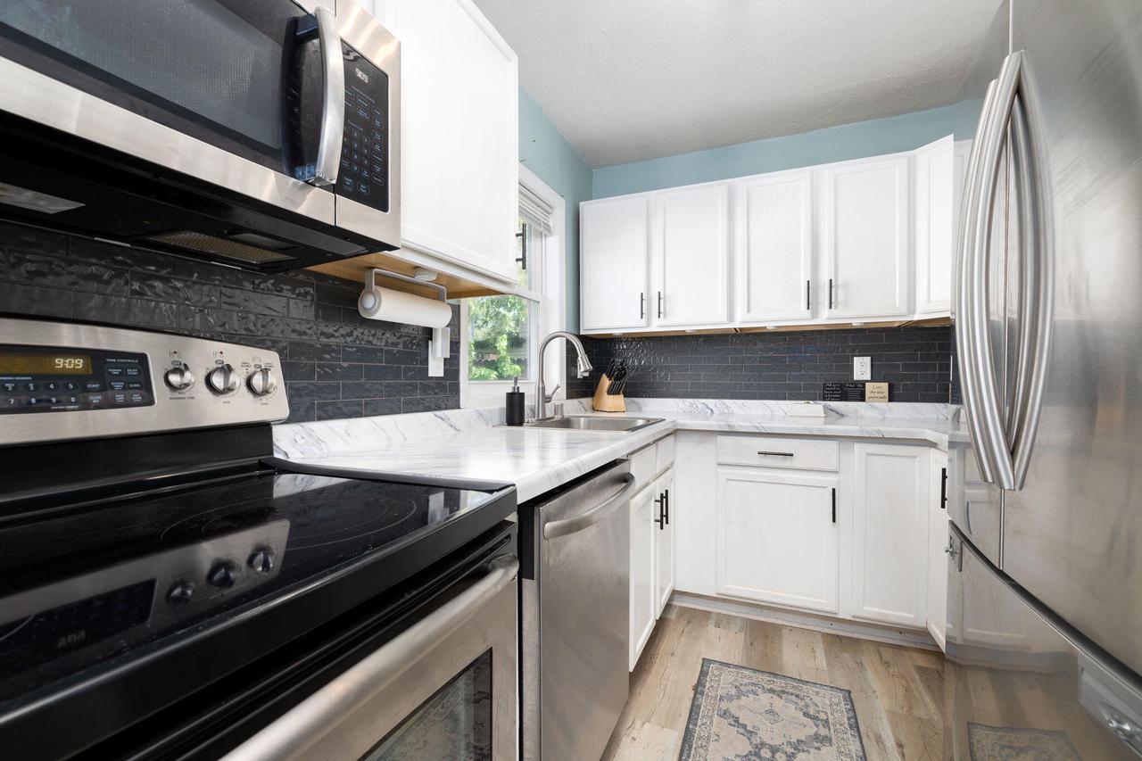 324 9th AVENUE SOUTH South
