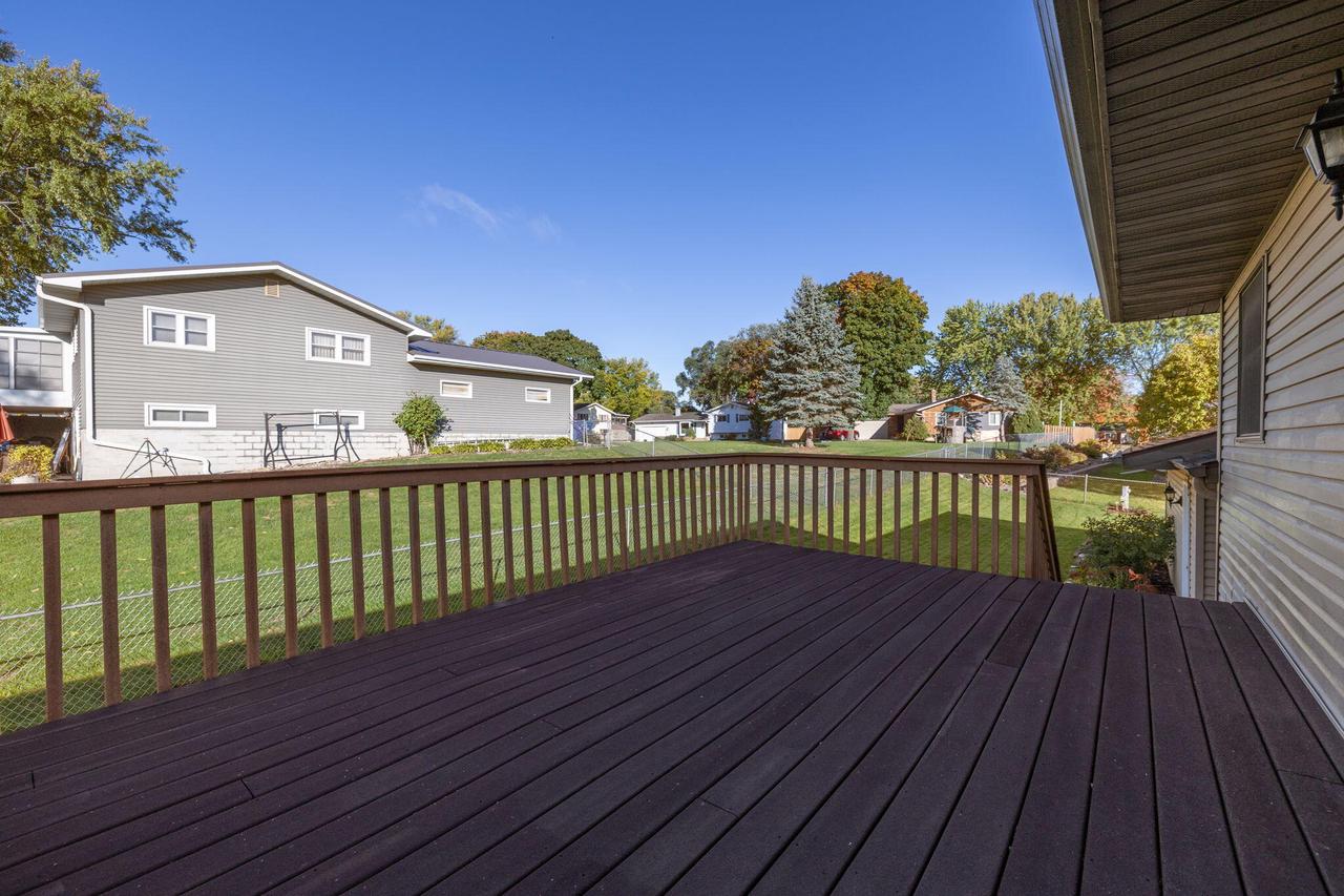 1913 Caroline STREET