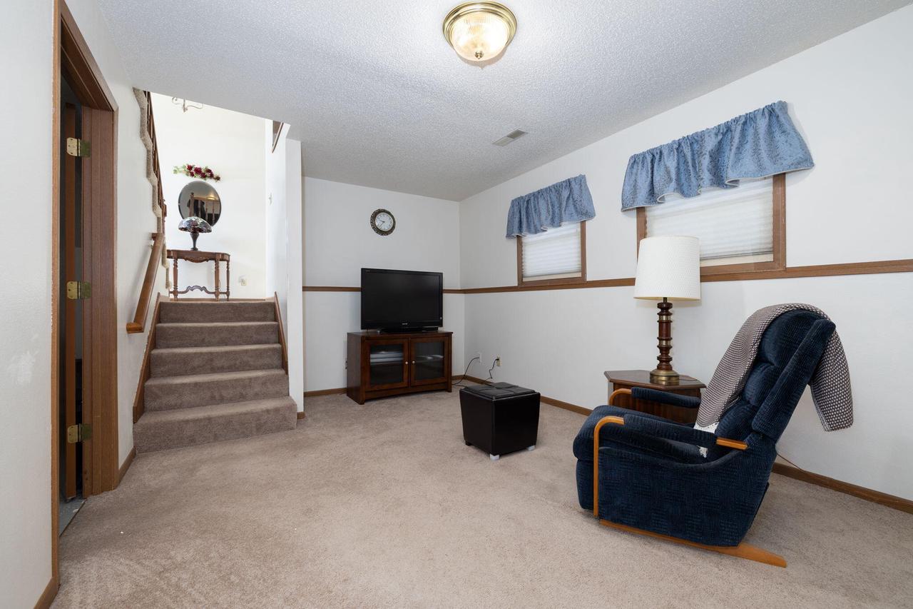 1913 Caroline STREET