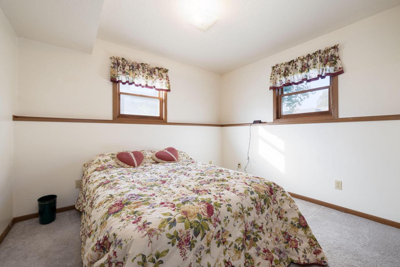 1913 Caroline STREET