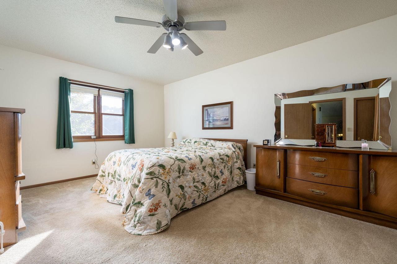 1913 Caroline STREET