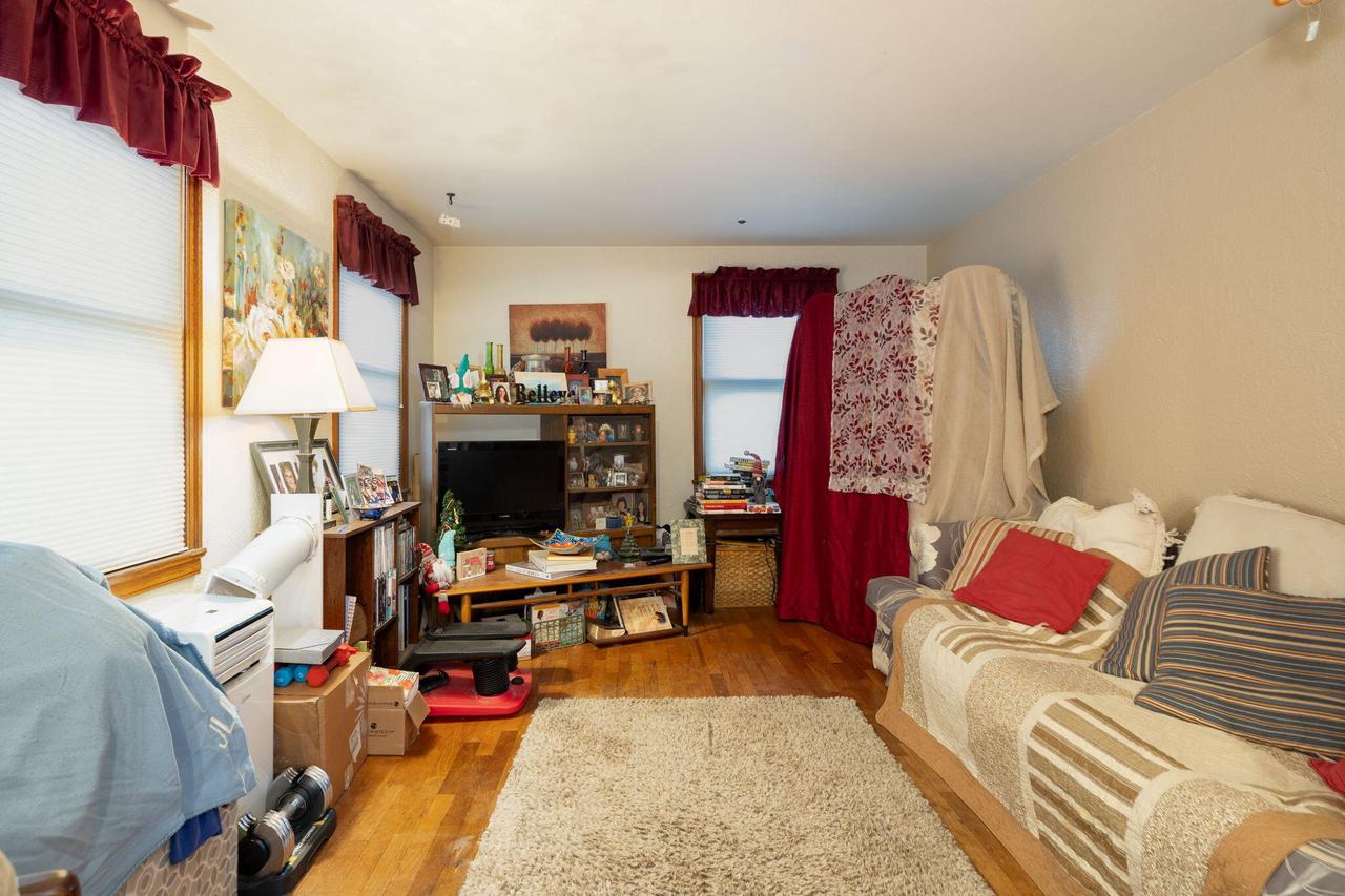 2119 14th St S 2121