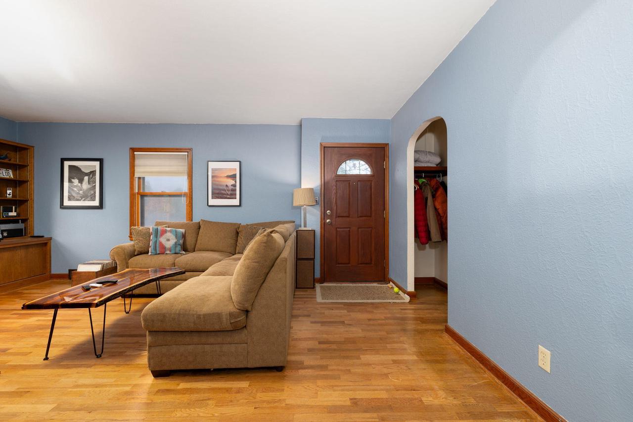 2119 14th St S 2121