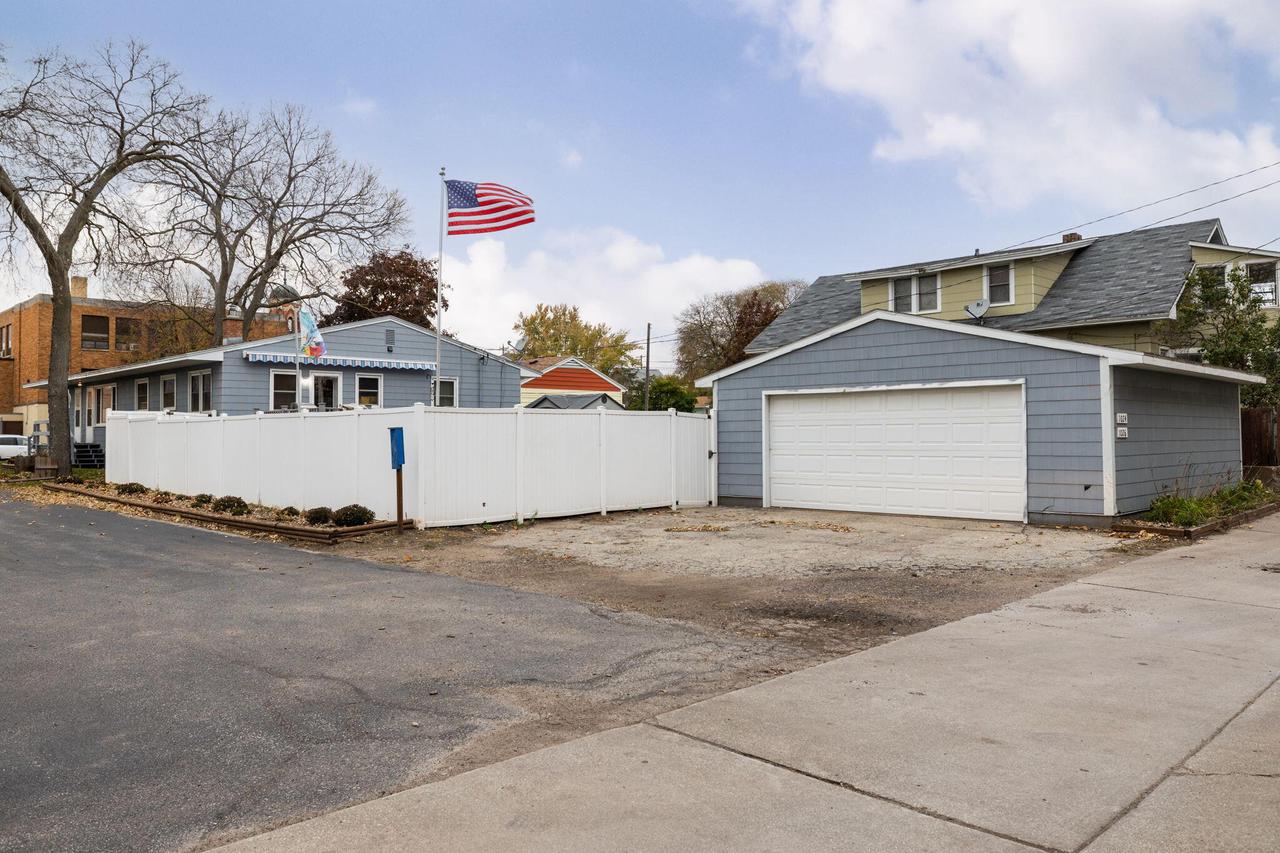 1024 Avon STREET 1026