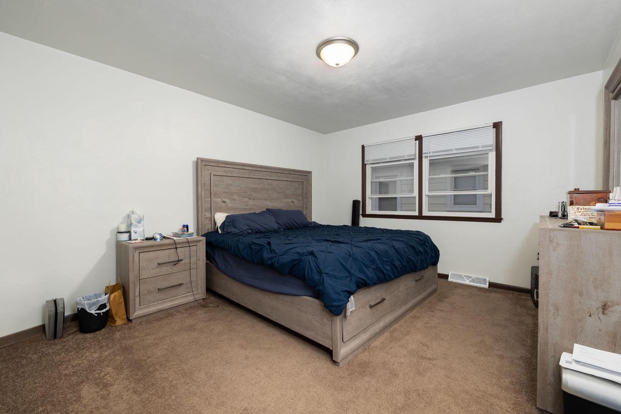 1024 Avon STREET 1026