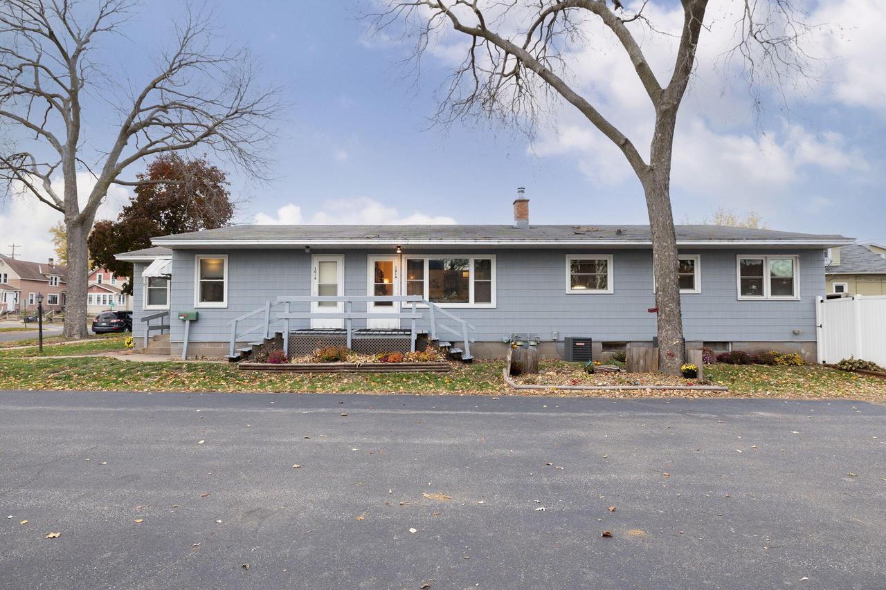 1024 Avon STREET 1026