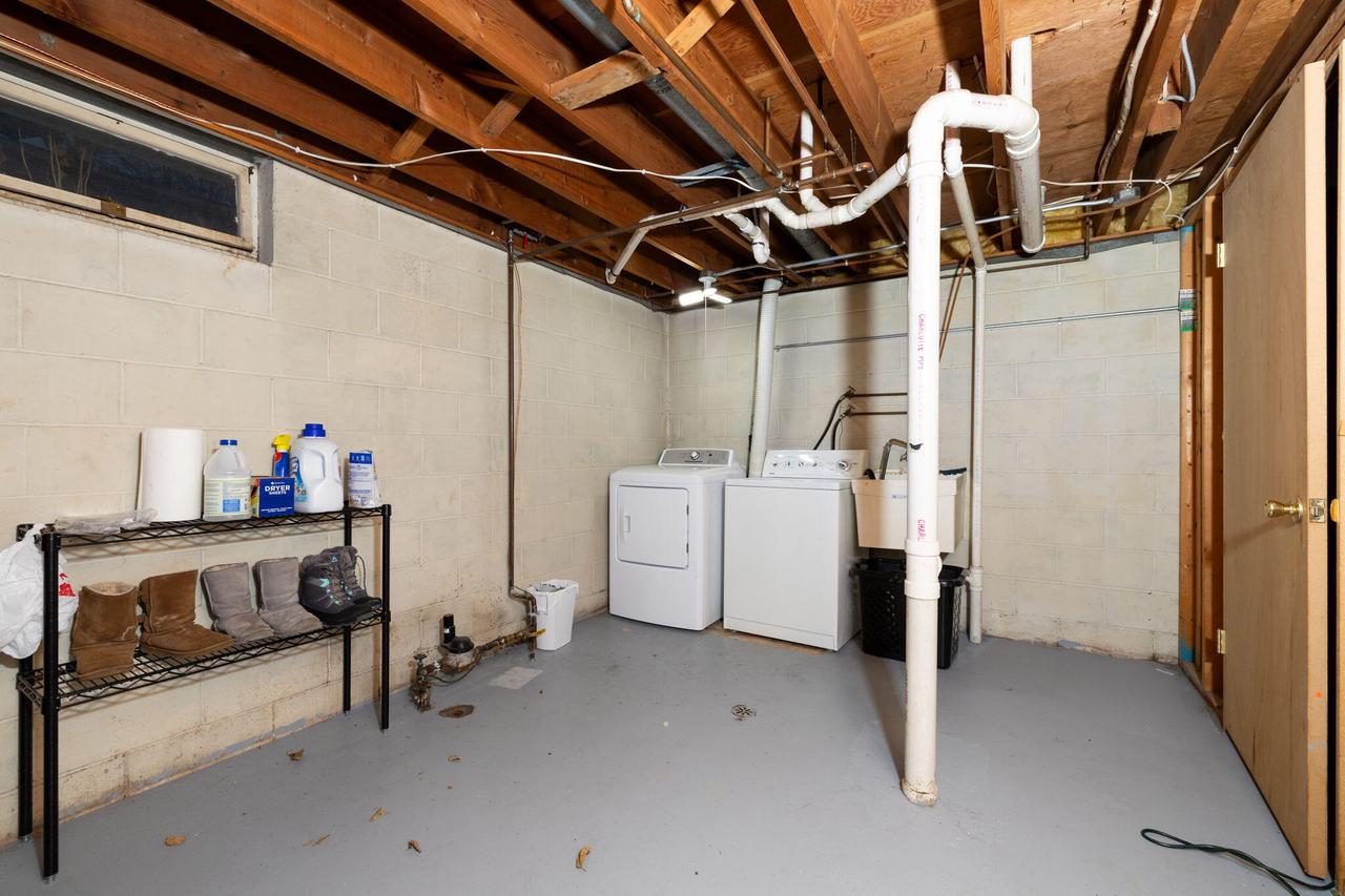 1024 Avon STREET 1026