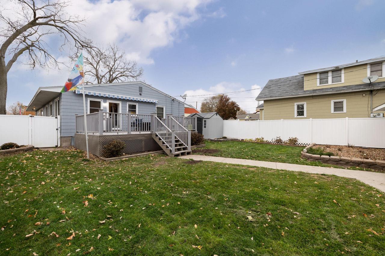 1024 Avon STREET 1026