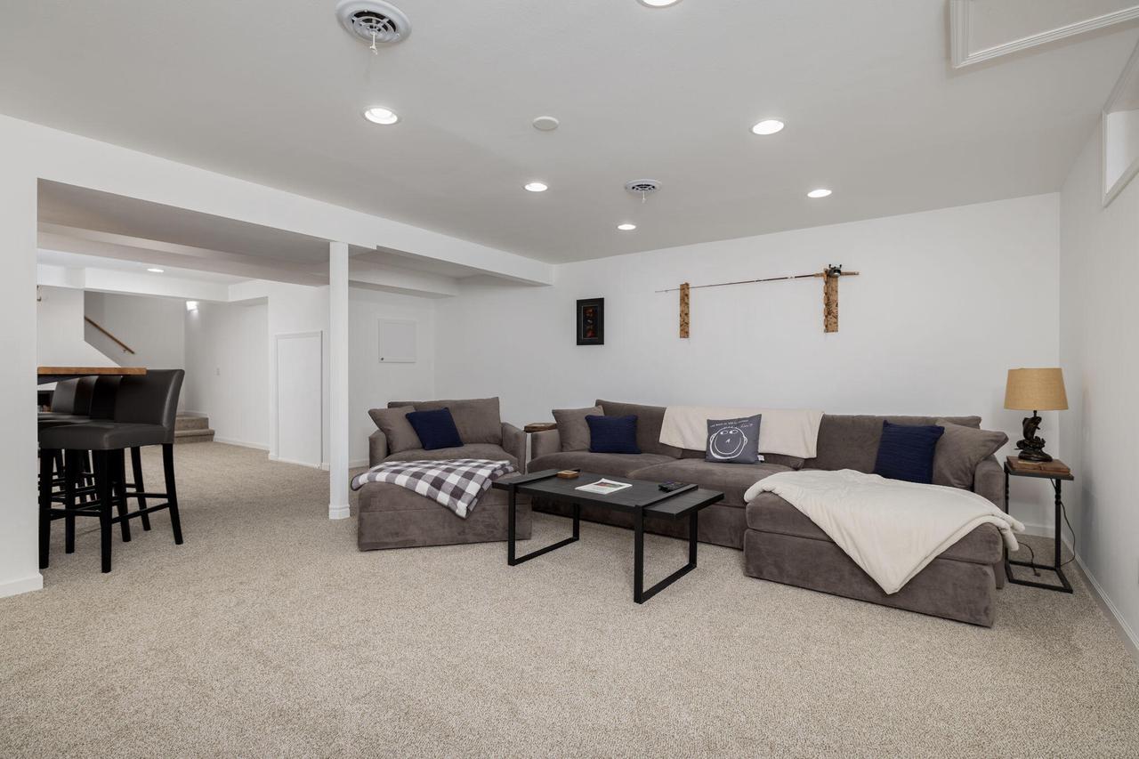 617 Kelly PLACE