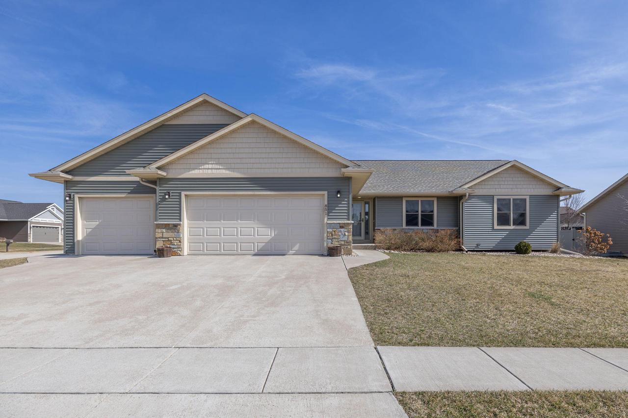 851 Deerfield STREET