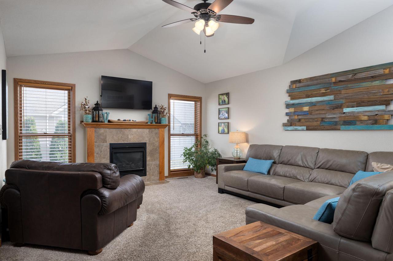 851 Deerfield STREET