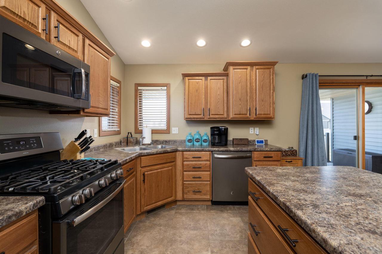 851 Deerfield STREET