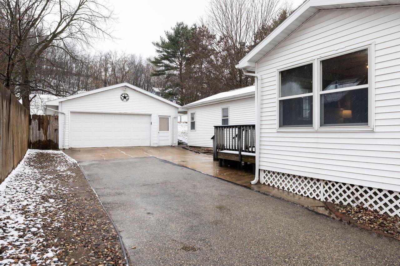 41907 Spillway DRIVE