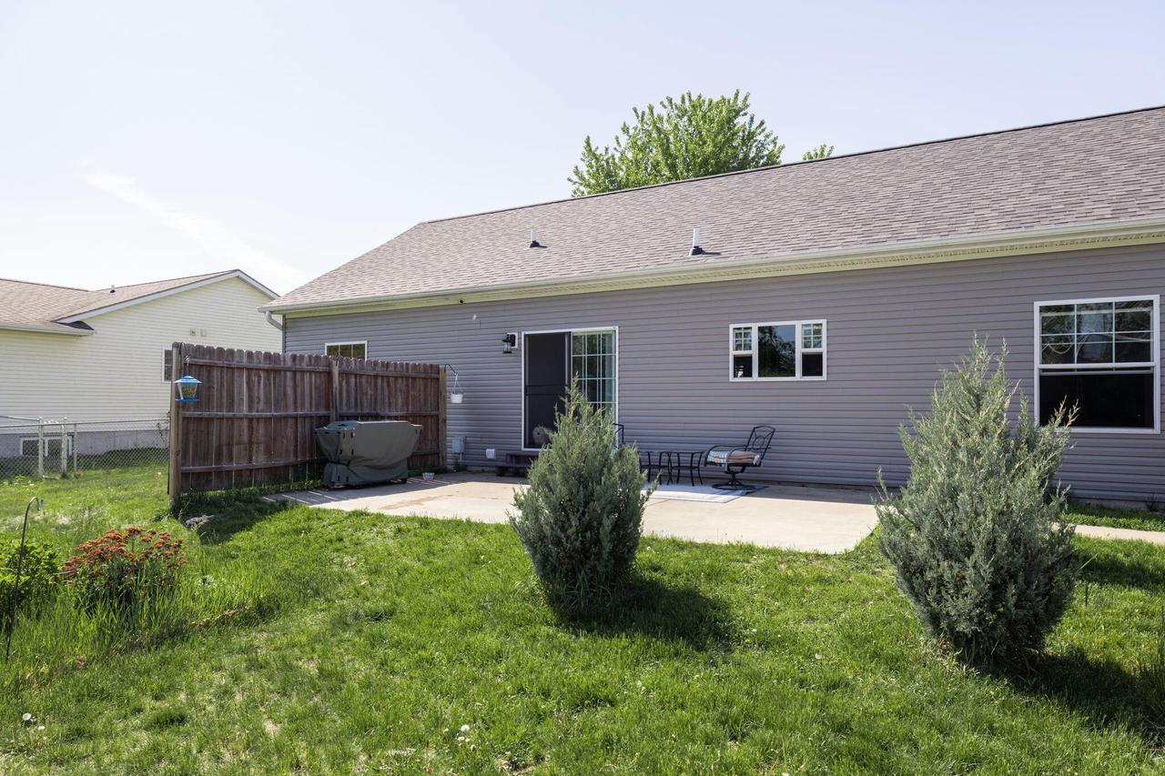 W7976 Vermeer STREET