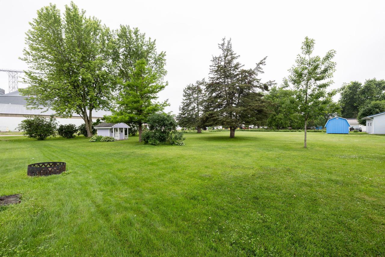 421 Hamilton STREET EAST East