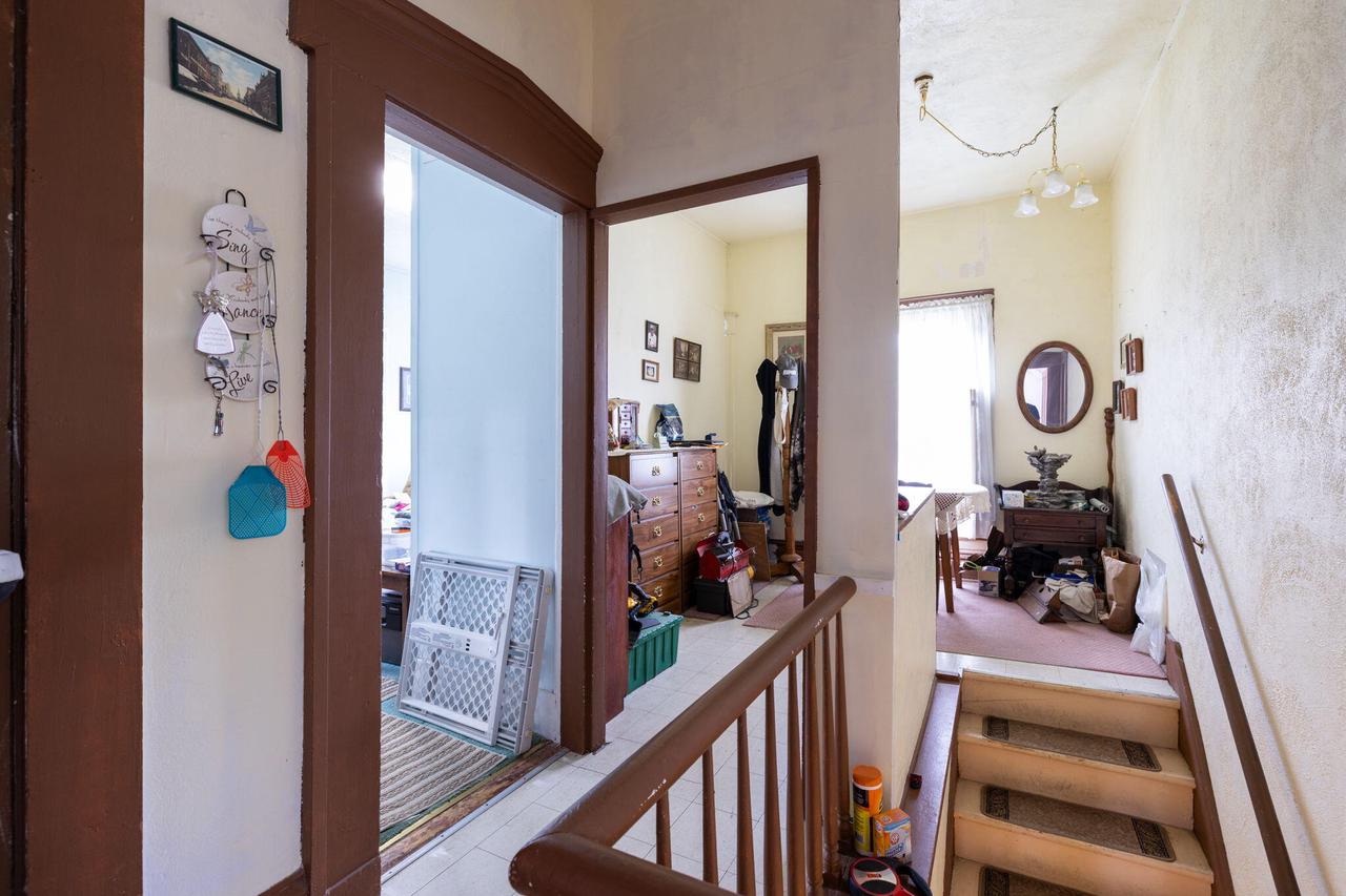 421 Hamilton STREET EAST East