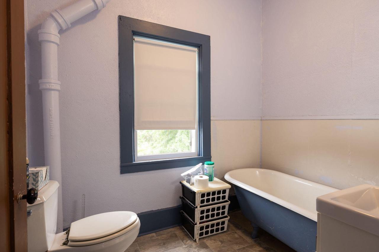 421 Hamilton STREET EAST East