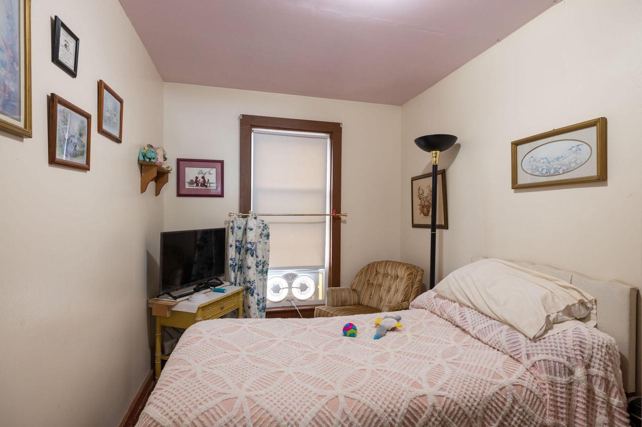 421 Hamilton STREET EAST East