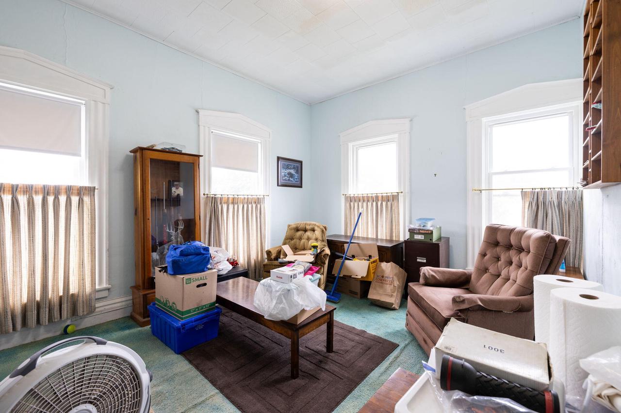 421 Hamilton STREET EAST East