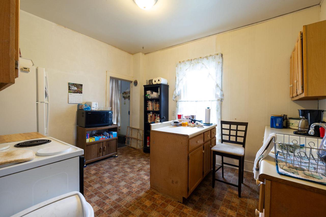 421 Hamilton STREET EAST East