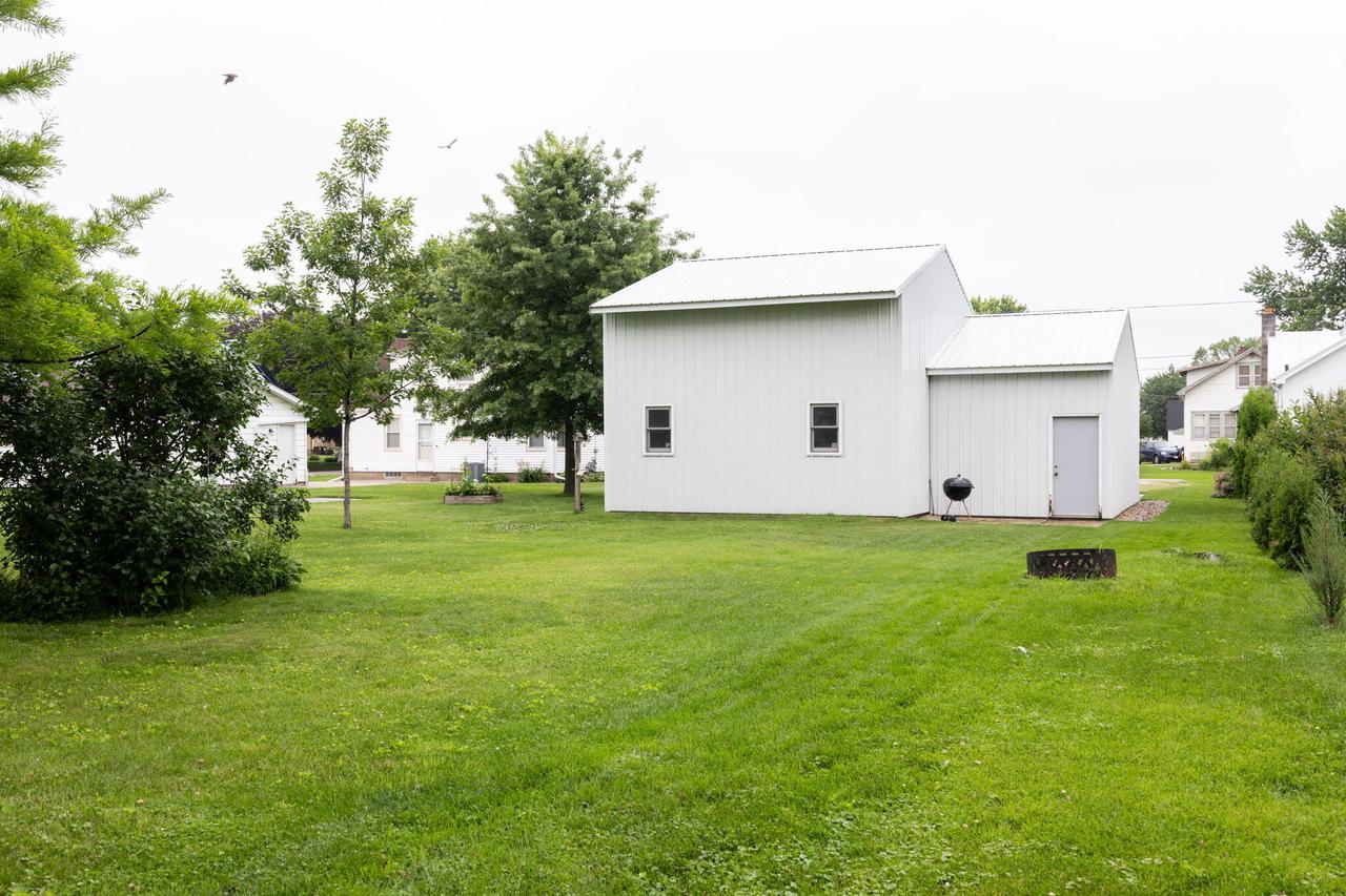 421 Hamilton STREET EAST East