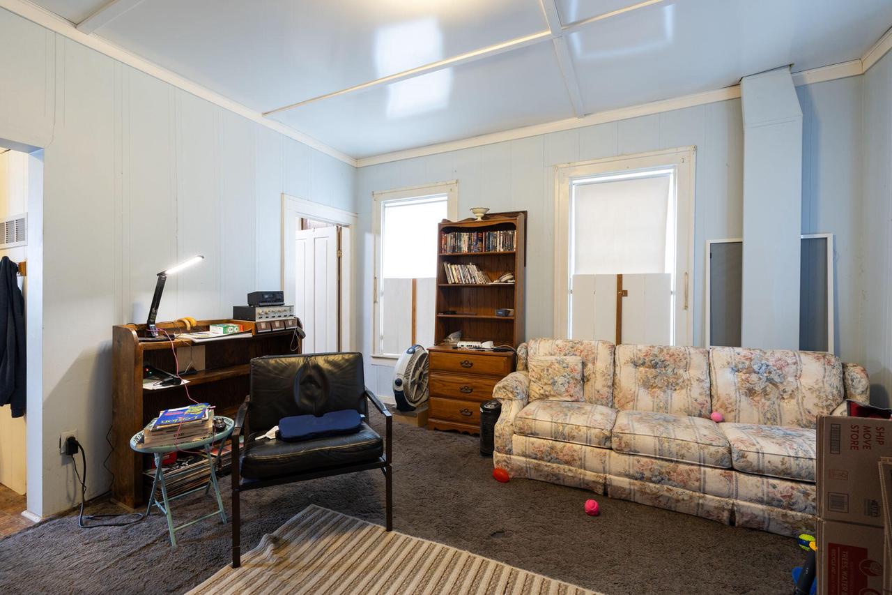 421 Hamilton STREET EAST East