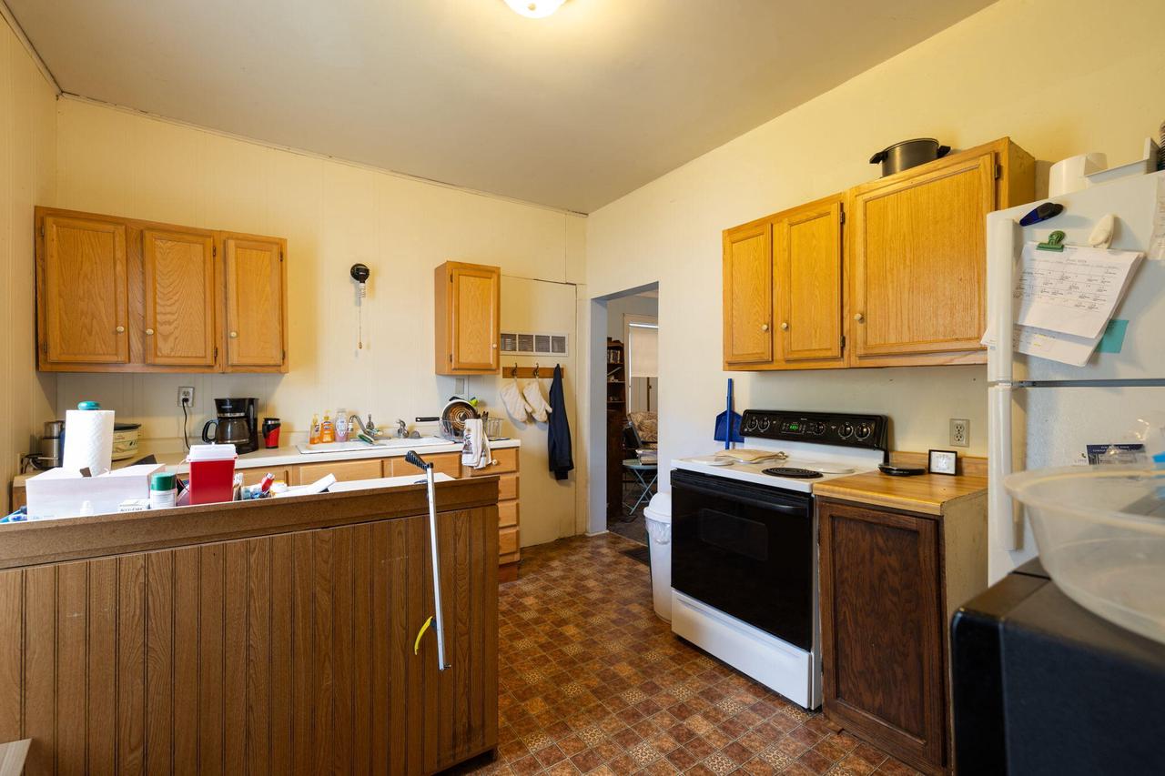 421 Hamilton STREET EAST East