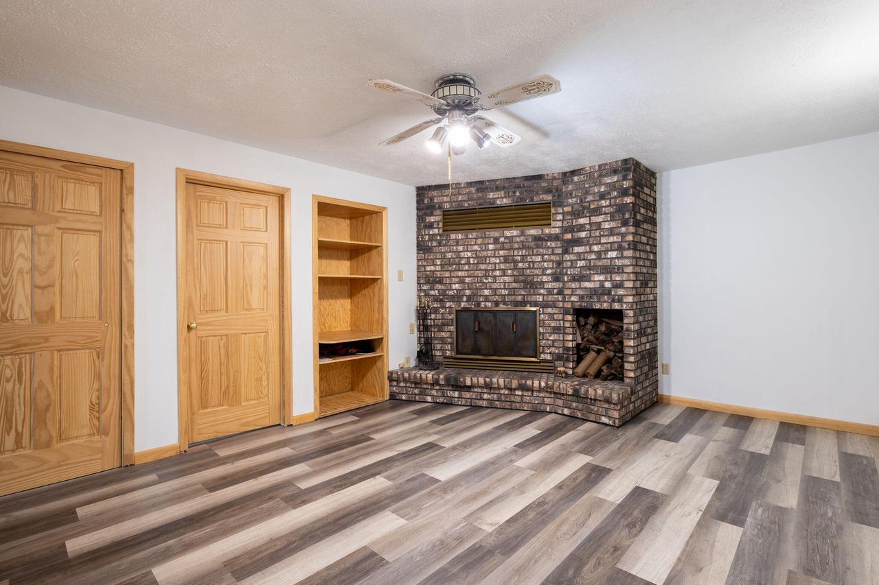 2410 Craig COURT