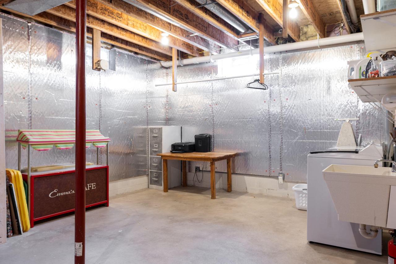 2707 Cedar AVENUE SOUTH South