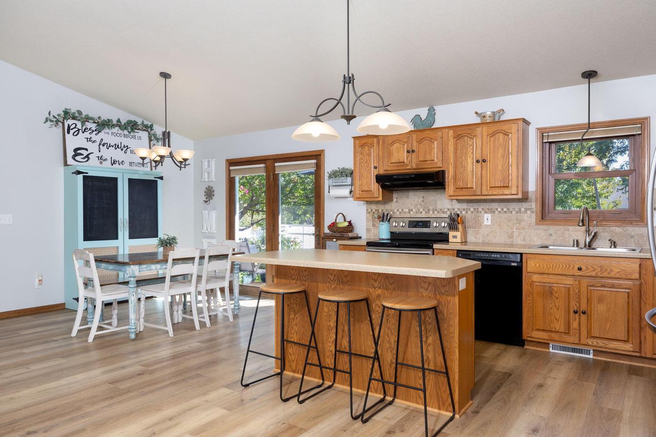 2707 Cedar AVENUE SOUTH South