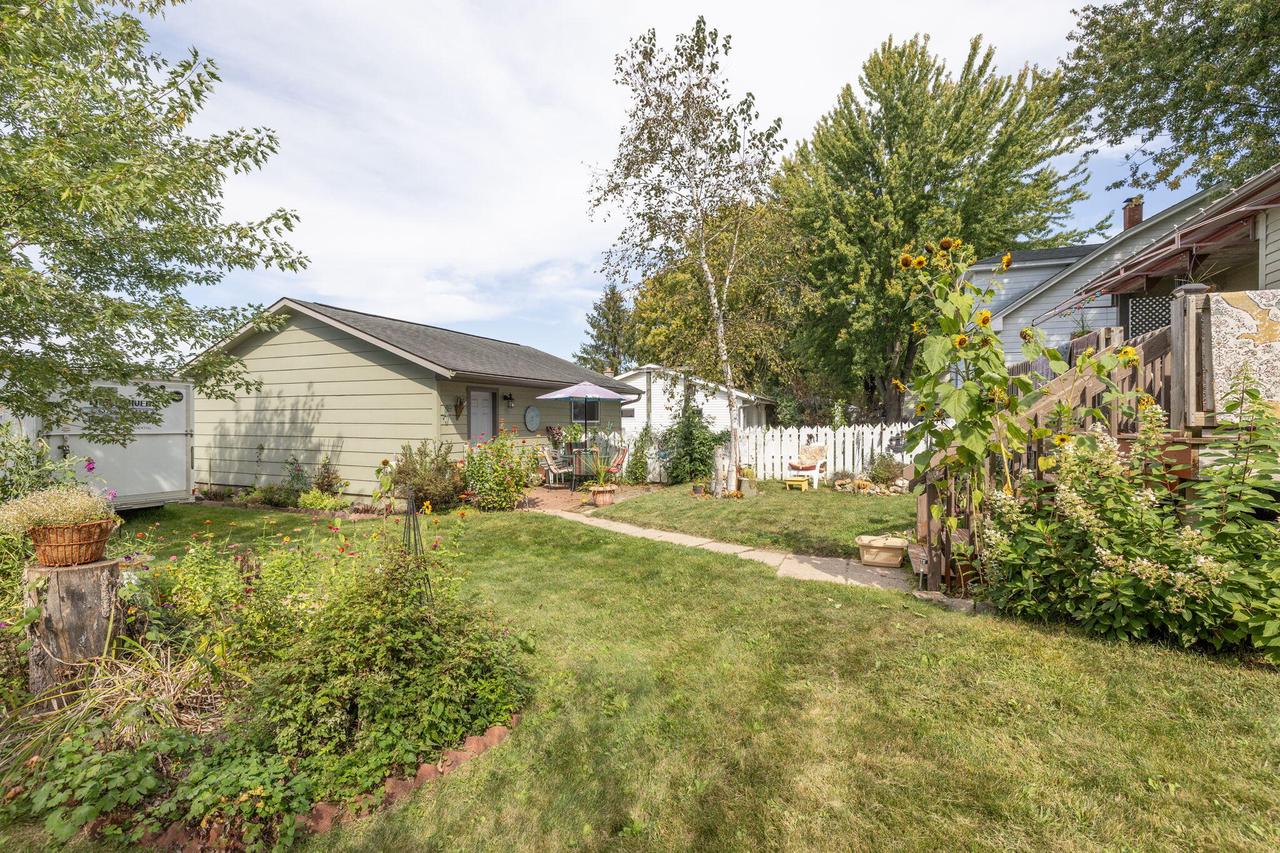 102 Oak STREET NORTH North