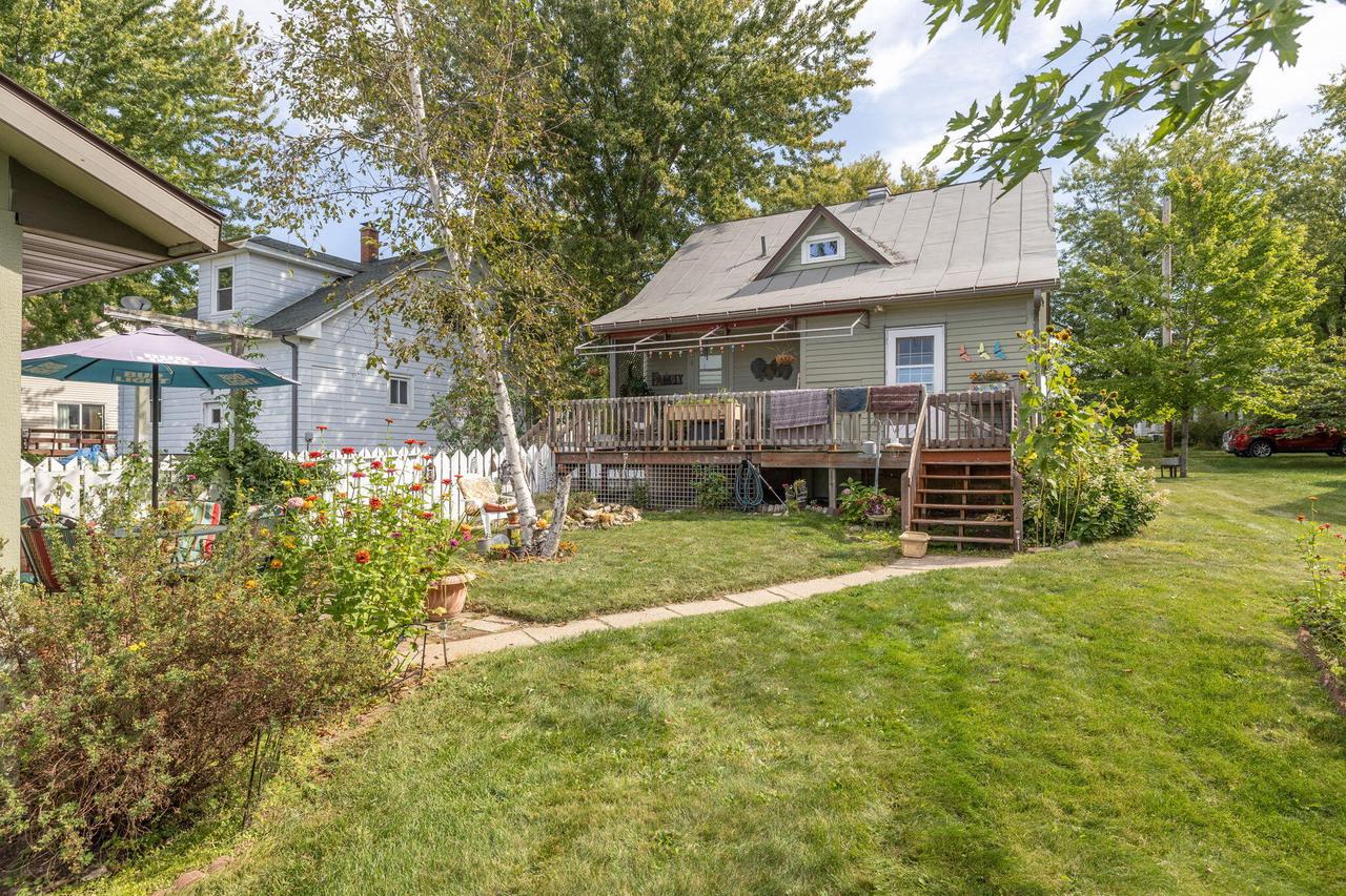 102 Oak STREET NORTH North