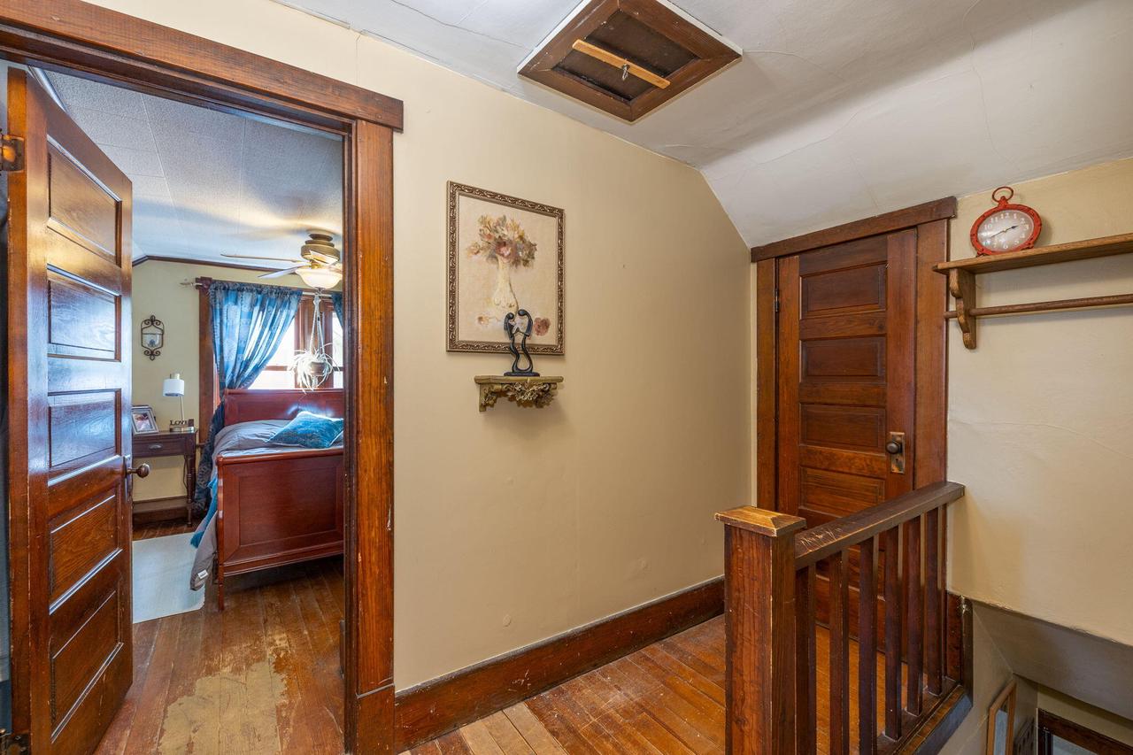 102 Oak STREET NORTH North