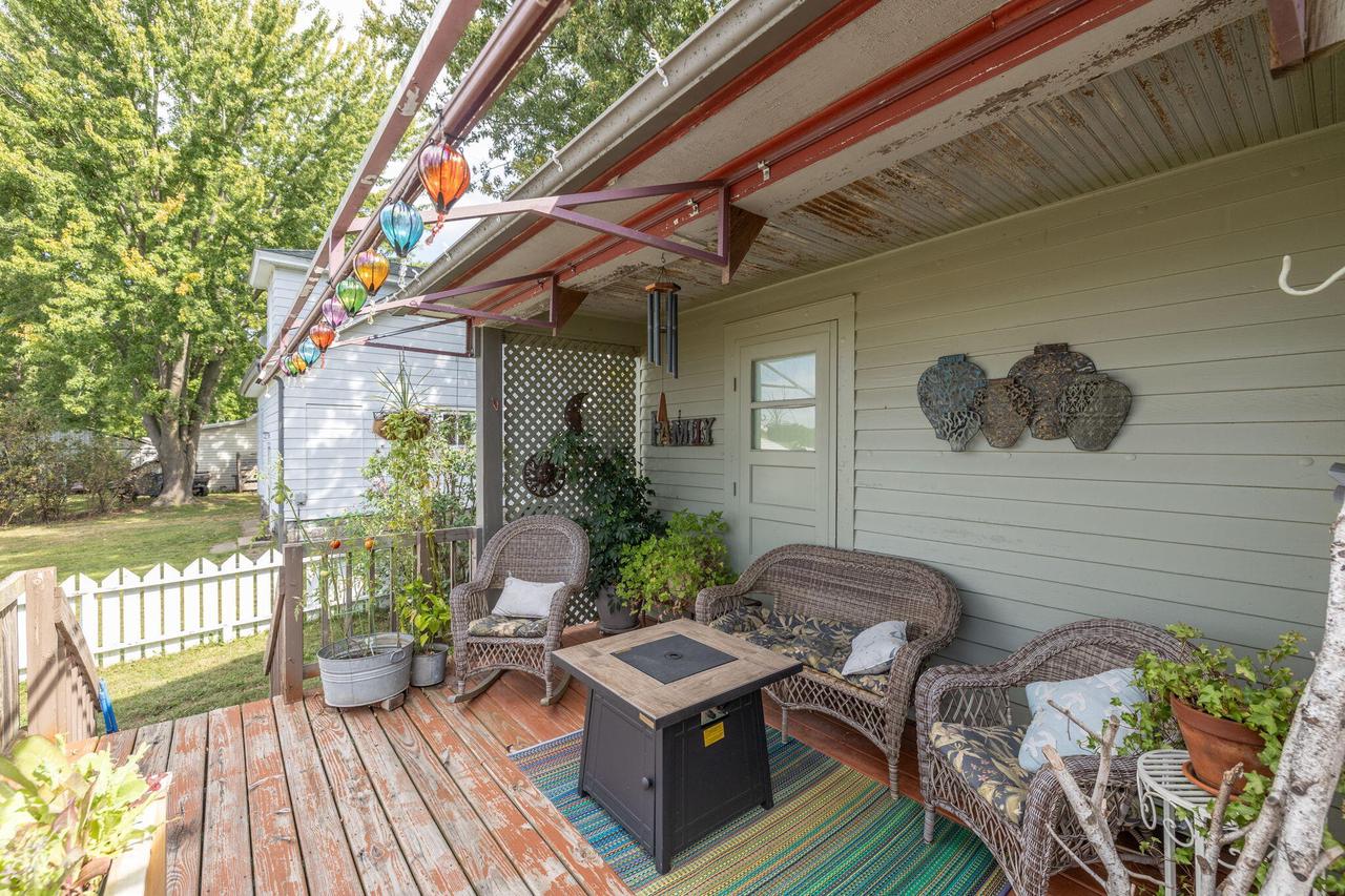 102 Oak STREET NORTH North