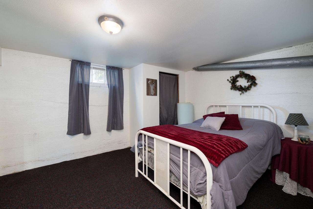 102 Oak STREET NORTH North