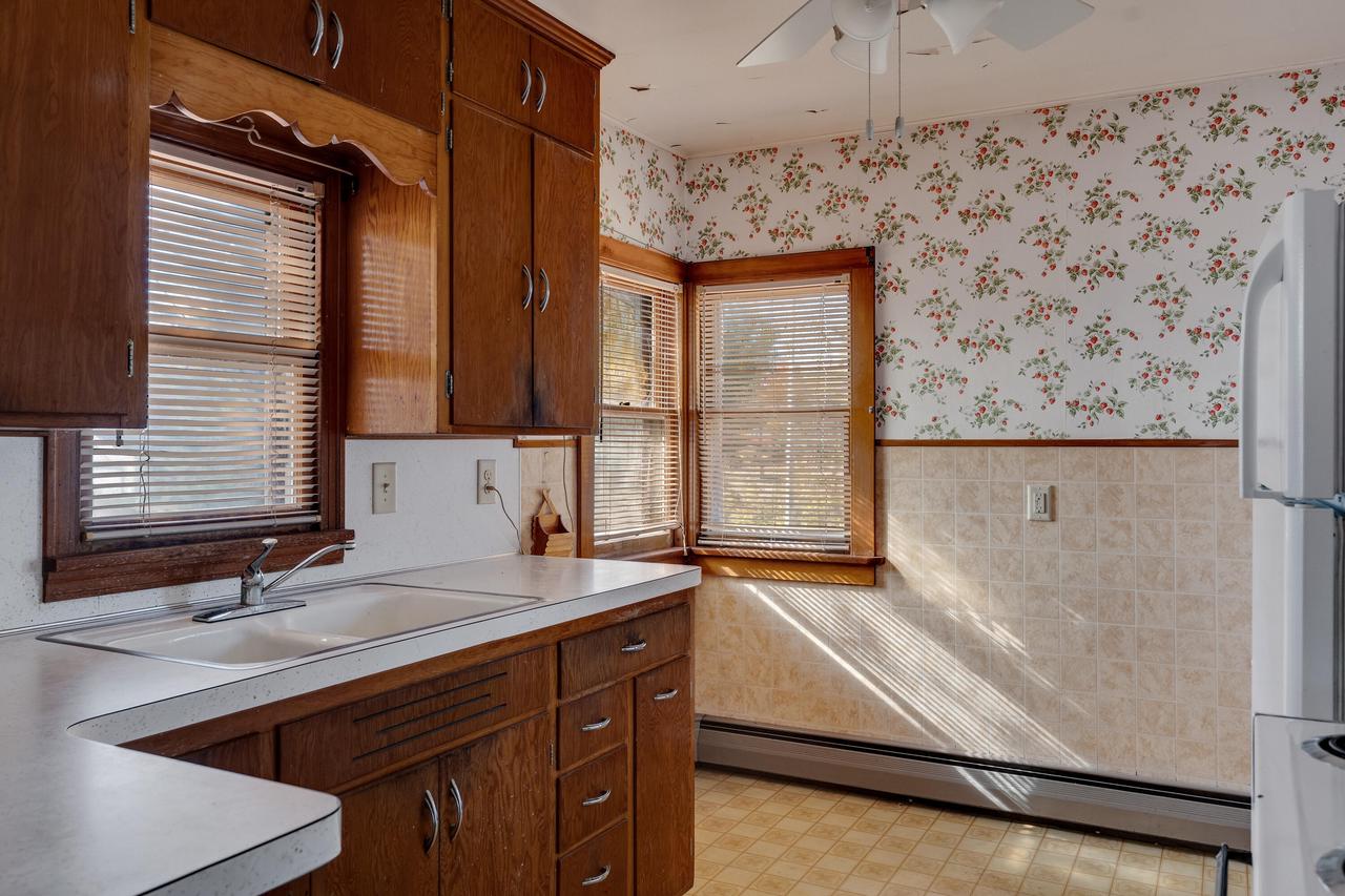 1403 Bainbridge STREET