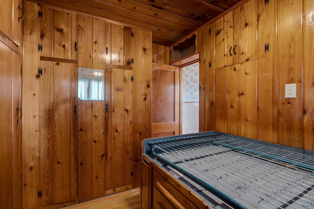 1403 Bainbridge STREET